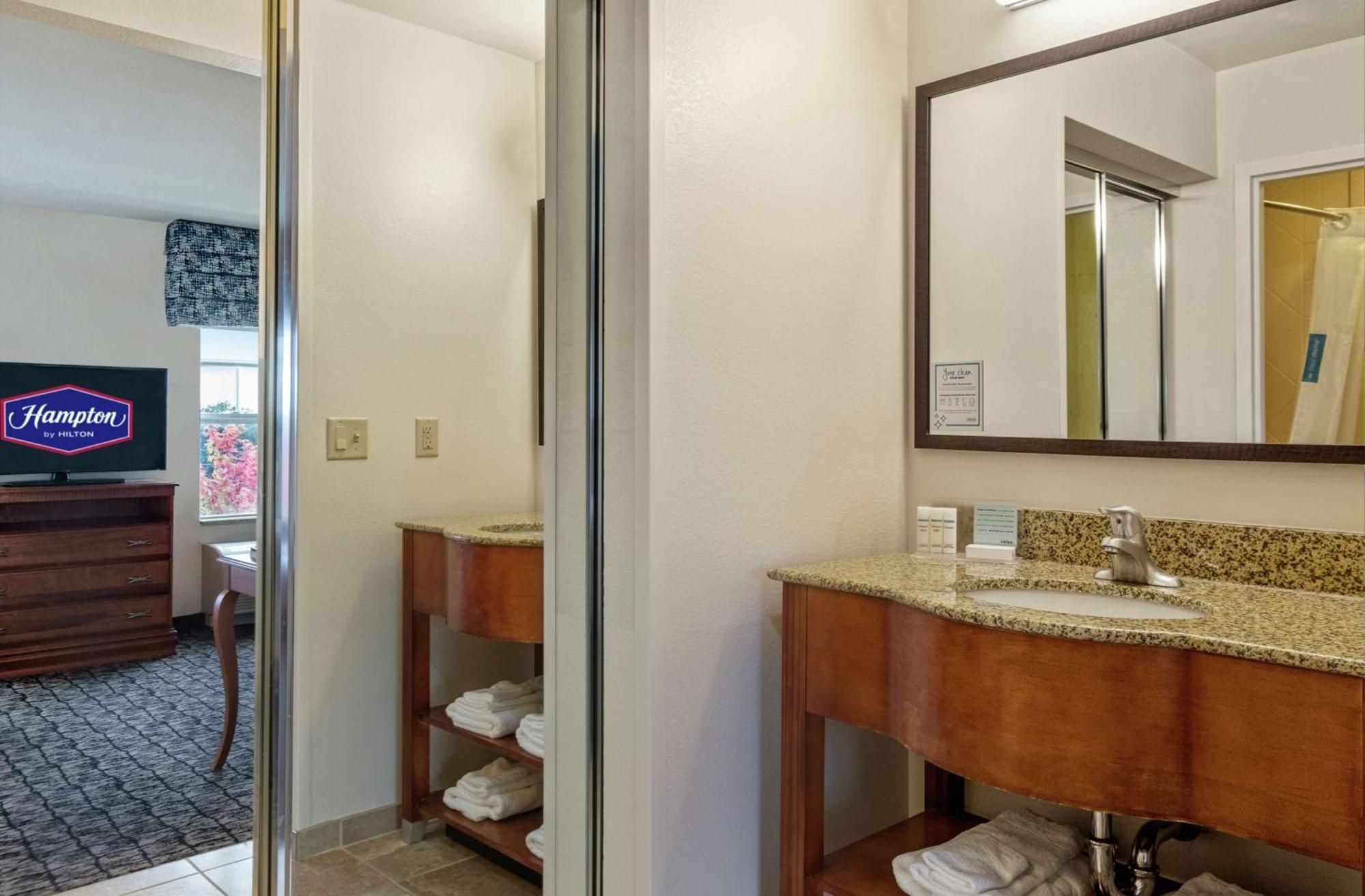Hampton Inn & Suites Rockland Thomaston Bagian luar foto